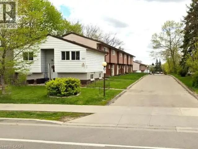 3 Bedroom Townhouse Kitchener ON 105088056
