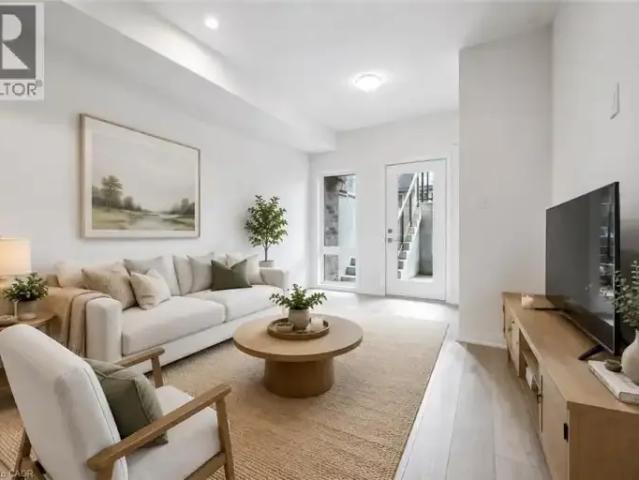 3 Bedroom Townhouse Kitchener ON 105151095