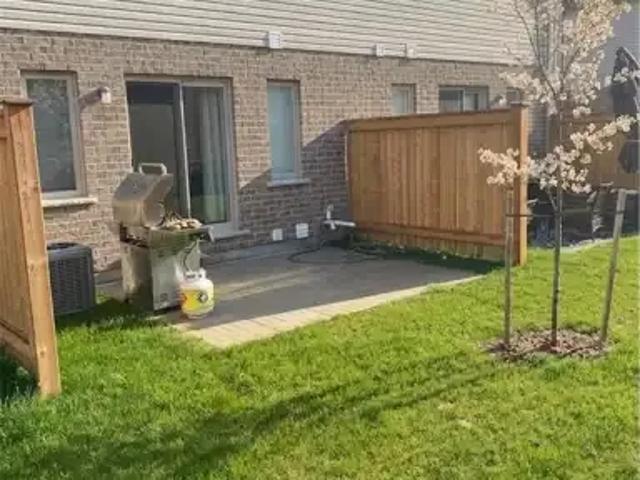 3 Bedroom Townhouse Kitchener ON LS102518865