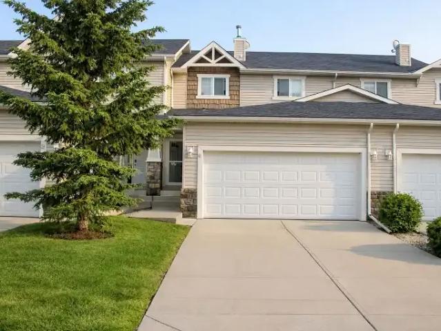 3 Bedroom Townhouse Langdon AB 103611639