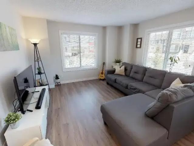 3 Bedroom Townhouse Leduc AB 100707580