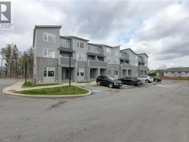 3 Bedroom Townhouse London ON 102272509