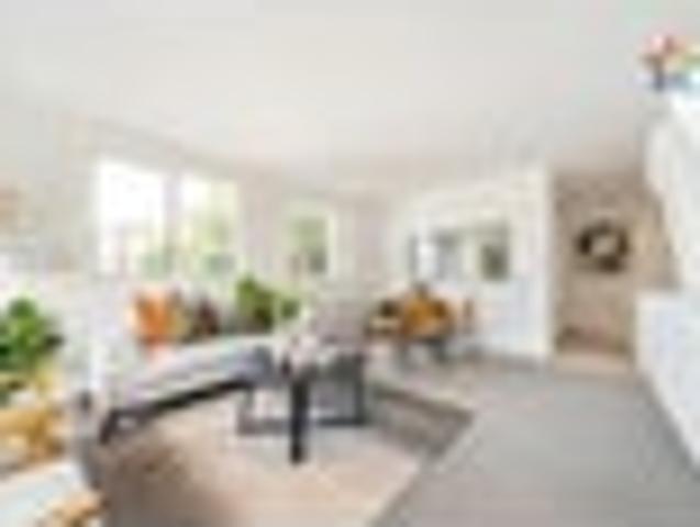 3 Bedroom Townhouse – Premium Location