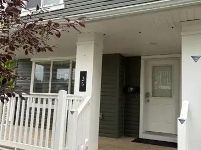 3 Bedroom Townhouse Regina SK 105071830