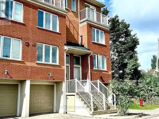 3 Bedroom Townhouse Richmond Hill ON 104036406