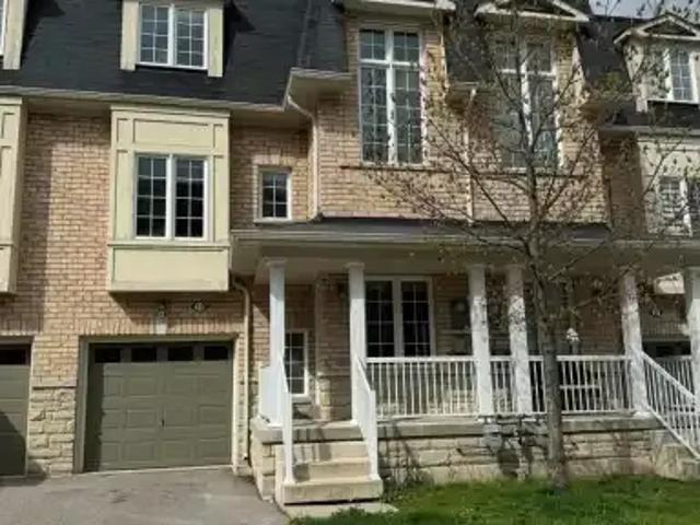 3 Bedroom Townhouse Richmond Hill ON 104142849