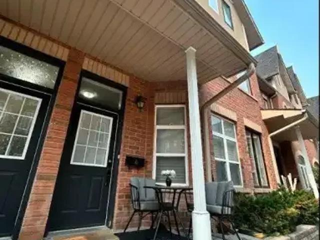 3 Bedroom Townhouse Richmond Hill ON 104535607