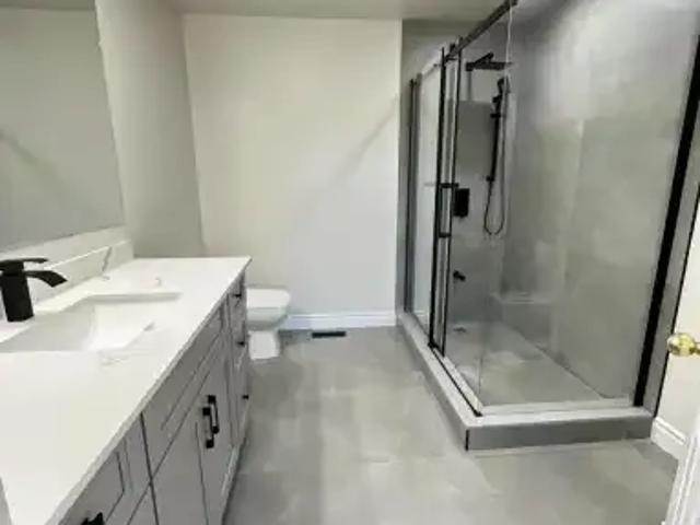 3 Bedroom Townhouse Richmond Hill ON 104638509