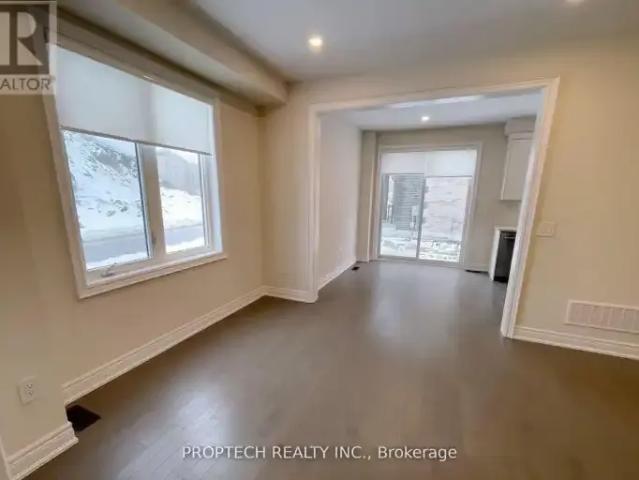 3 Bedroom Townhouse Richmond Hill ON 102518897