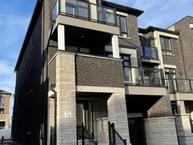 3 Bedroom Townhouse Richmond Hill ON LS101339655
