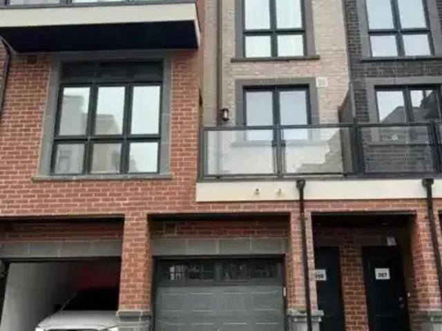3 Bedroom Townhouse Richmond Hill ON LS102052674
