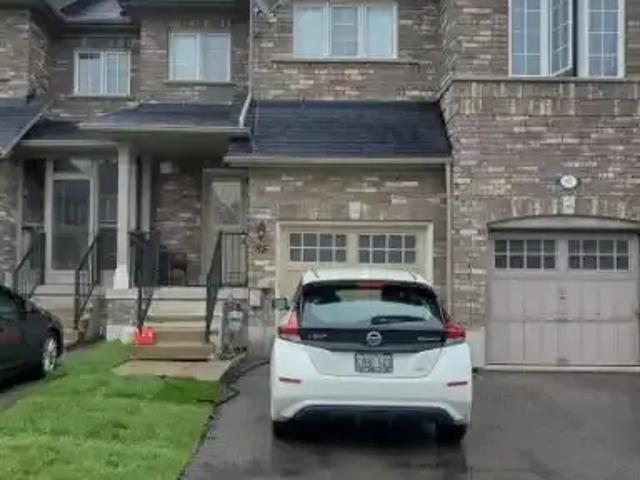 3 Bedroom Townhouse Richmond Hill ON LS102204264