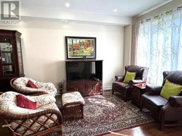 3 Bedroom Townhouse Richmond Hill ON LS103012005