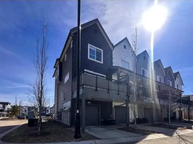 3 Bedroom Townhouse St. Albert AB 104470635
