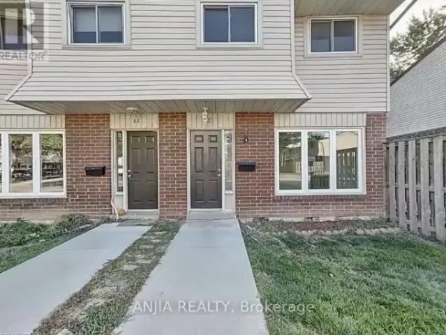 3 Bedroom Townhouse St. Catharines ON 104471120