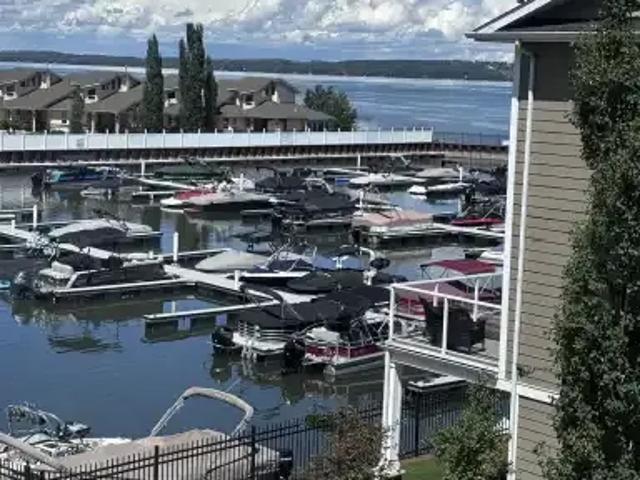 3 Bedroom Townhouse Sylvan Lake AB 104598309