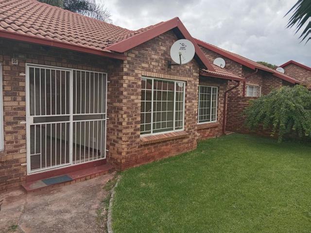 3 Bedroom townhouse sectional to rent in Meyerspark, Pretoria