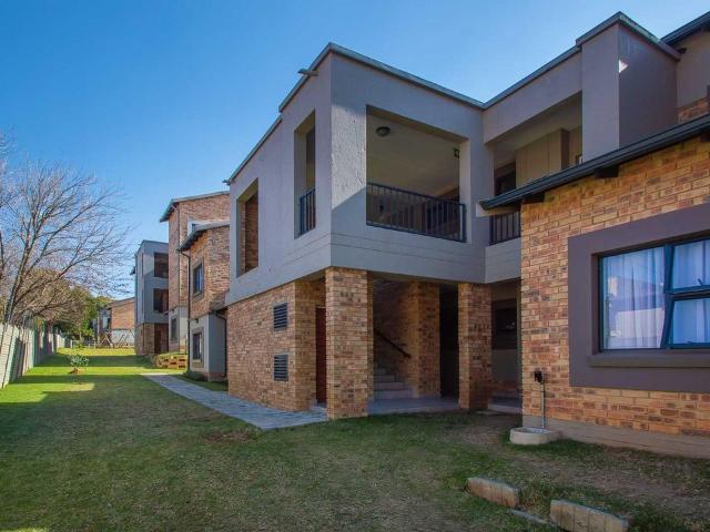 3 Bedroom townhouse sectional to rent in Bergbron, Roodepoort