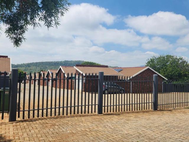 3 Bedroom townhouse sectional to rent in Cashan, Rustenburg