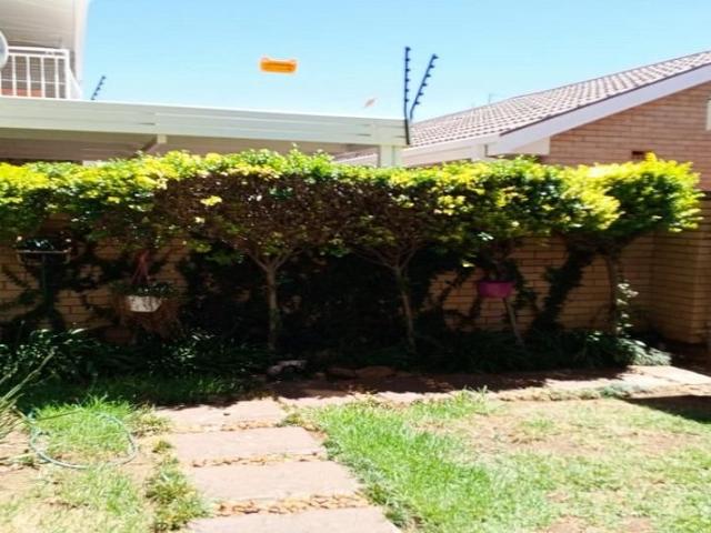 3 Bedroom townhouse sectional for sale in Three Rivers, Vereeniging