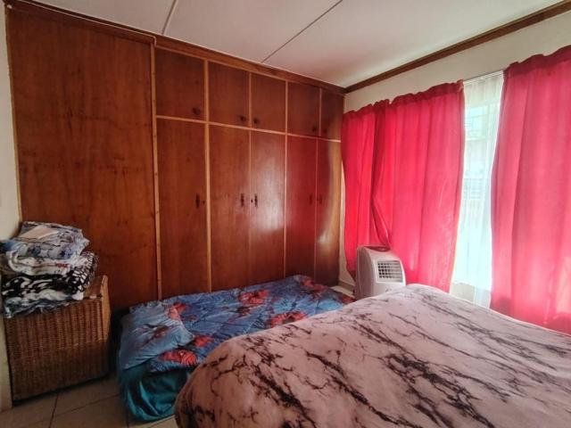 3 Bedroom townhouse sectional for sale in Uitsig, Bloemfontein