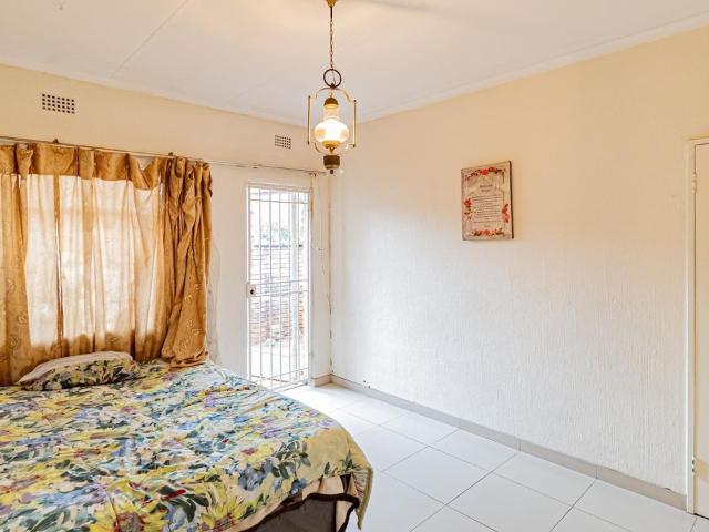 3 Bedroom townhouse sectional for sale in Windsor West, Randburg