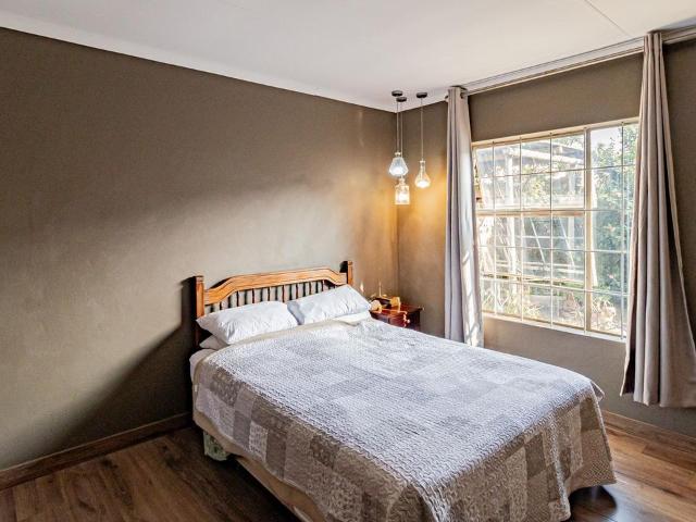 3 Bedroom townhouse sectional for sale in Wilgeheuwel, Roodepoort