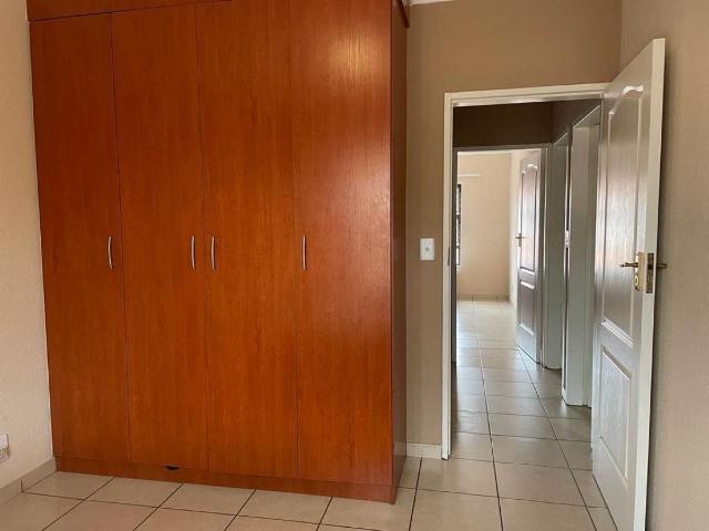 3 Bedroom townhouse sectional for sale in Willow Park Manor, Pretoria