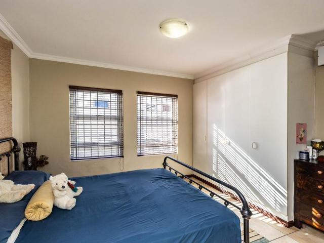 3 Bedroom townhouse sectional for sale in Beacon Bay North, East London
