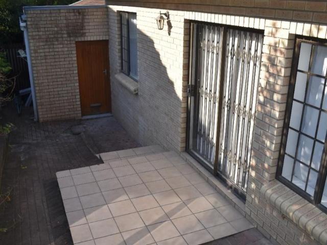 3 Bedroom townhouse sectional for sale in Bodorp, George