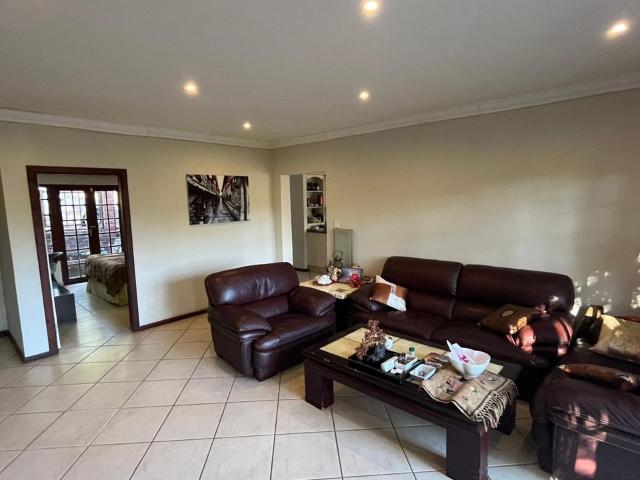 3 Bedroom townhouse sectional for sale in Camelot Golf Club and Estate, Hillcrest