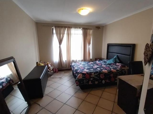 3 Bedroom townhouse sectional for sale in Die Hoewes, Centurion