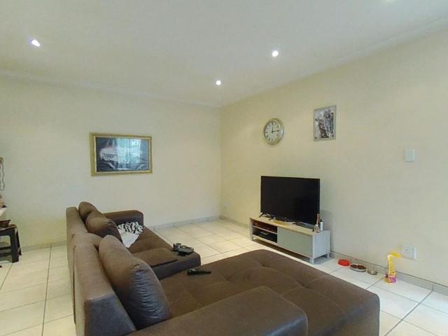 3 Bedroom townhouse sectional for sale in Durban Central