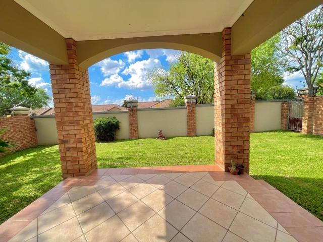 3 Bedroom townhouse sectional for sale in Equestria, Pretoria