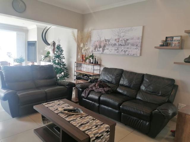 3 Bedroom townhouse sectional for sale in Erasmus Park, Pretoria