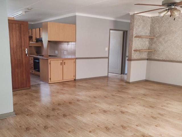 3 Bedroom townhouse sectional for sale in Fleurdal, Bloemfontein