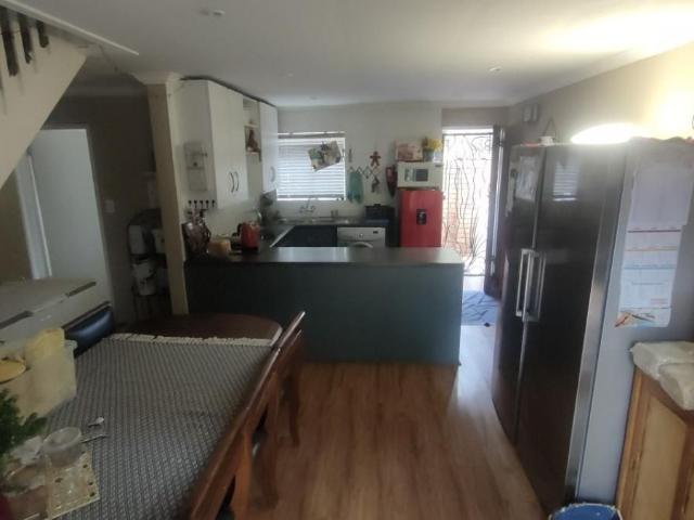 3 Bedroom townhouse sectional for sale in Garsfontein, Pretoria