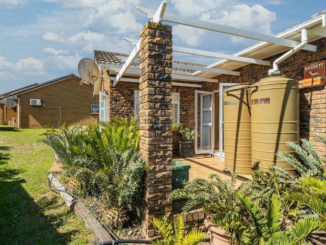 3 Bedroom townhouse sectional for sale in Kenridge, Durbanville