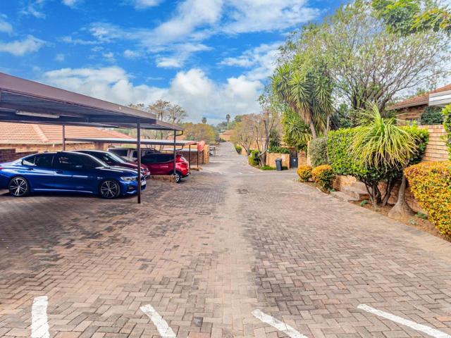 3 Bedroom townhouse sectional for sale in North Riding, Randburg