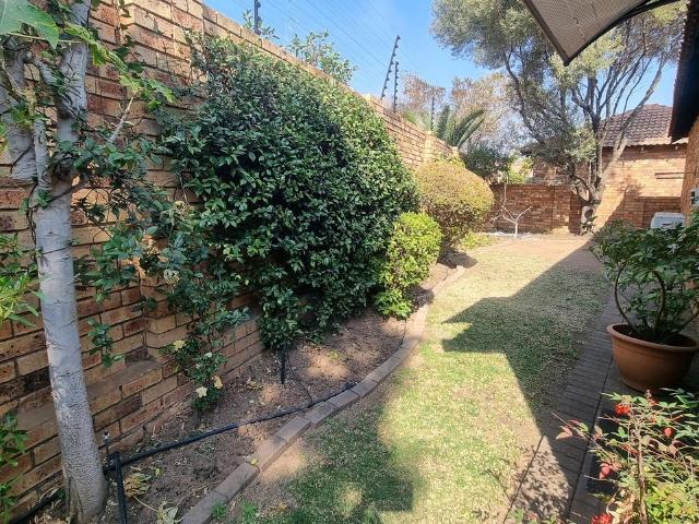 3 Bedroom townhouse sectional for sale in North Riding, Randburg