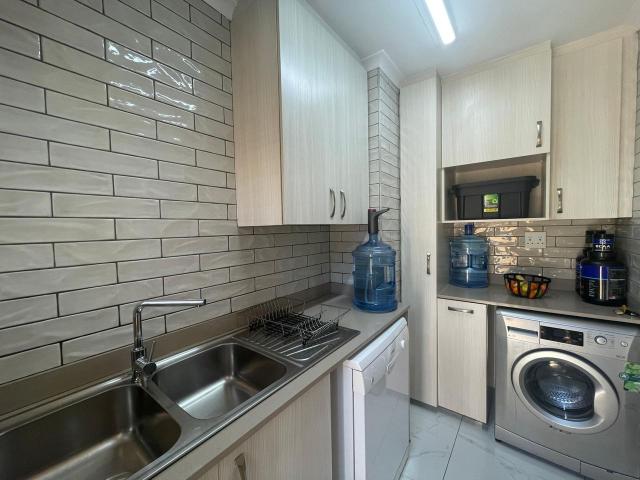 3 Bedroom townhouse sectional for sale in Olivedale, Randburg