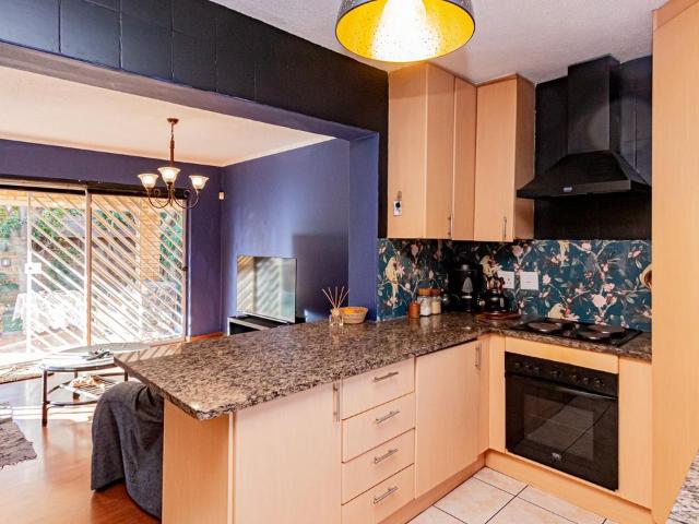 3 Bedroom townhouse sectional for sale in Olivedale, Randburg