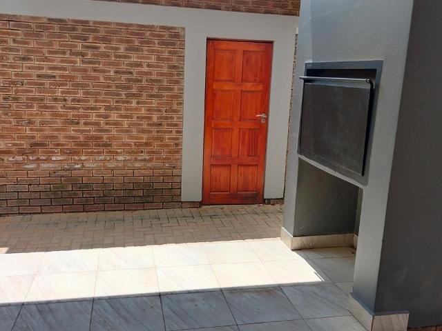 3 Bedroom townhouse sectional for sale in Rayton, Bloemfontein