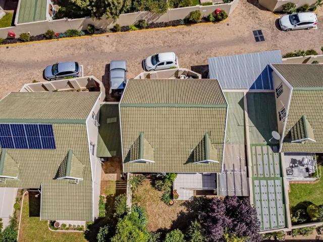 3 Bedroom townhouse sectional for sale in Sonneglans, Randburg
