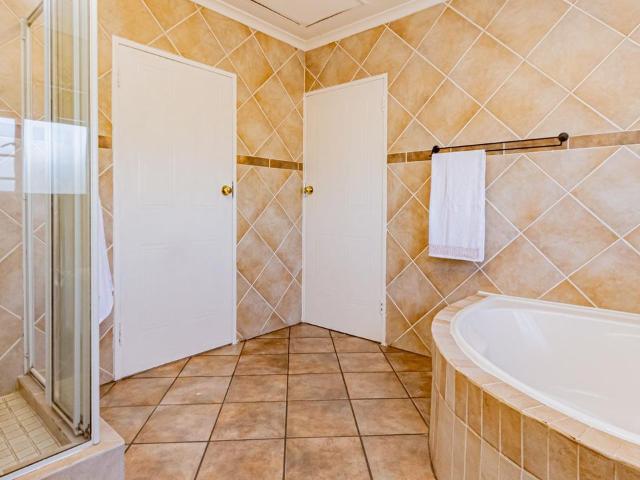 3 Bedroom townhouse sectional for sale in Sundowner, Randburg