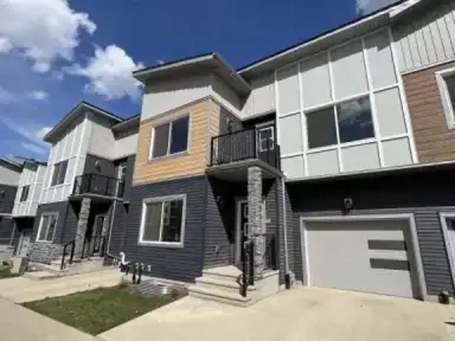 3 Bedroom Townhouse Sherwood Park AB 104179280