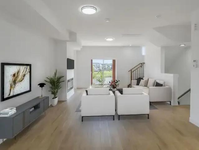 3 Bedroom Townhouse Sherwood Park AB LS101041631