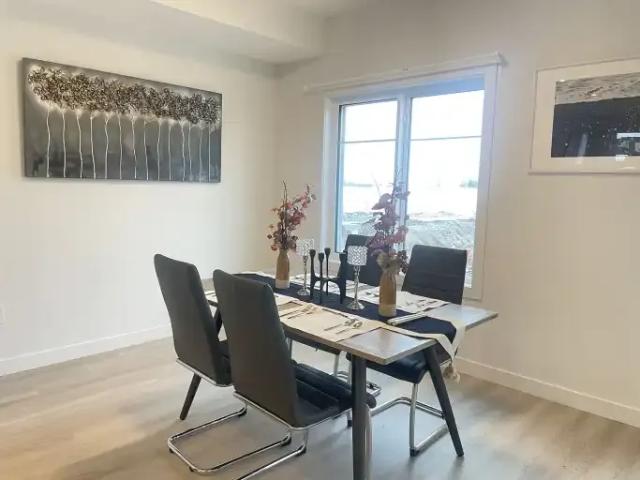 3 Bedroom Townhouse Sherwood Park AB LS102578593