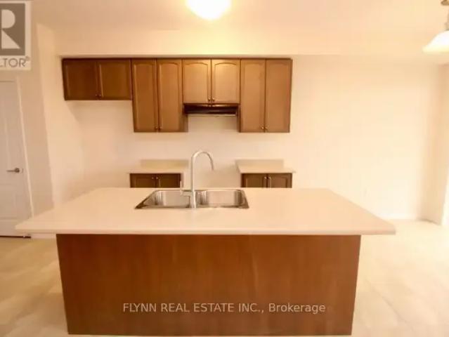 3 Bedroom Townhouse Thorold ON LS102204276