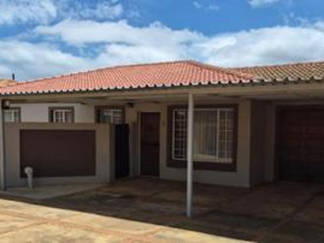 3 bedroom townhouse to let